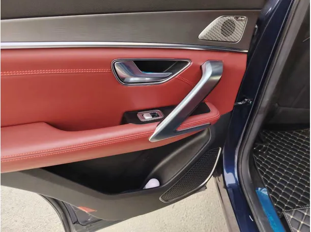 Car image 13