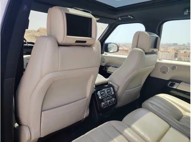 Car image 16