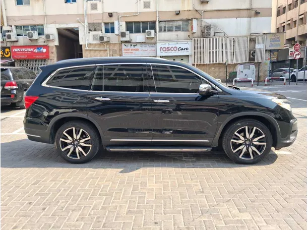 Car image 8