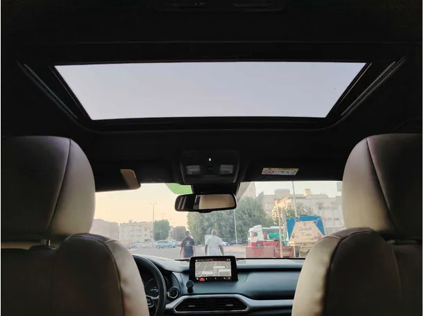 Car image 17