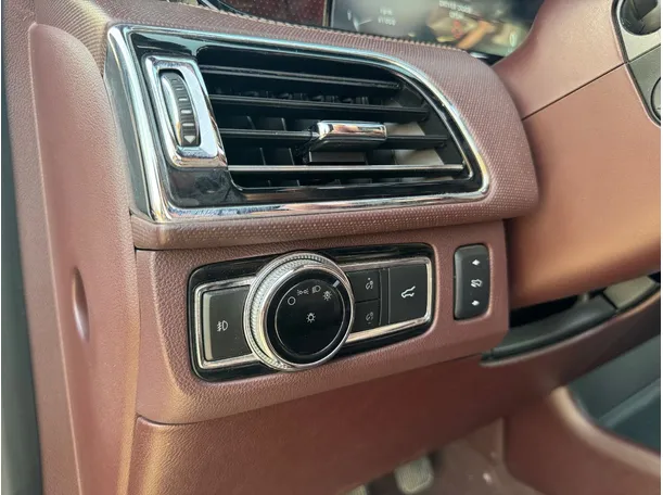 Car image 31