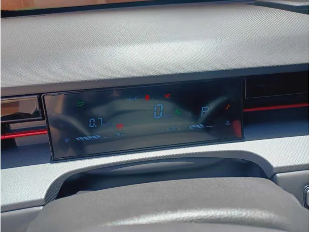 Car image 19