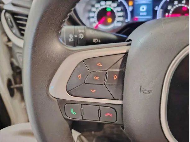 Car image 32