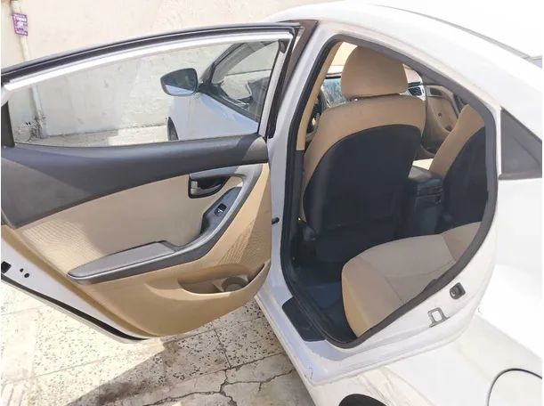 Car image 16