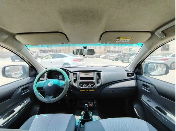 Car image 17