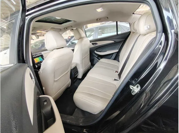 Car image 22