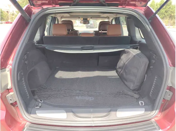 Car image 26