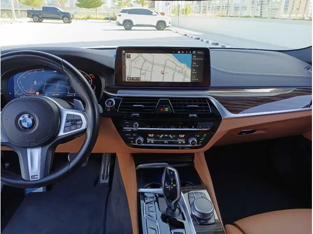 Car image 17