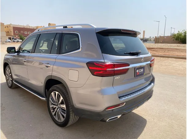 Car image 7