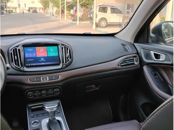 Car image 25