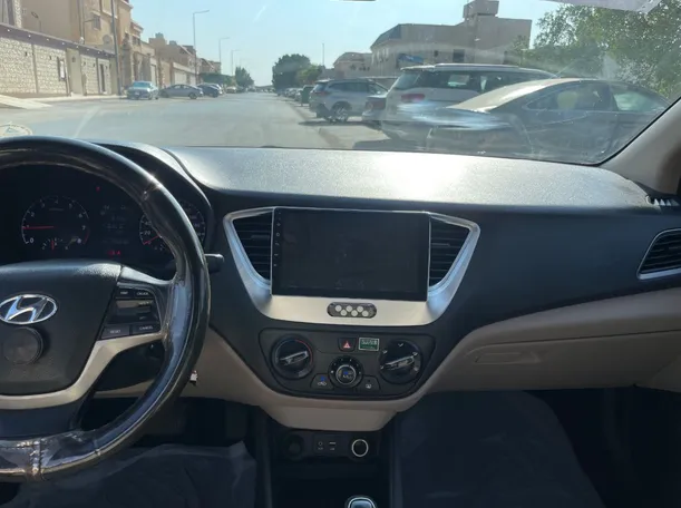 Car image 20
