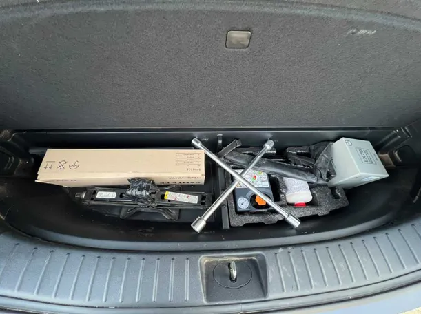 Car image 31