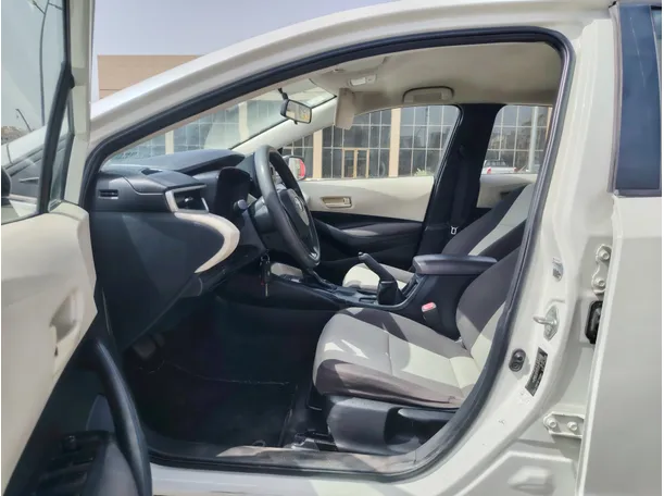 Car image 11