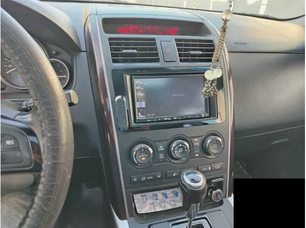 Car image 25