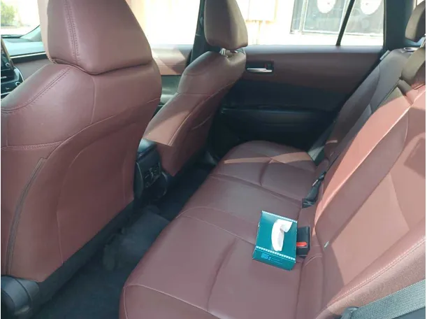 Car image 12