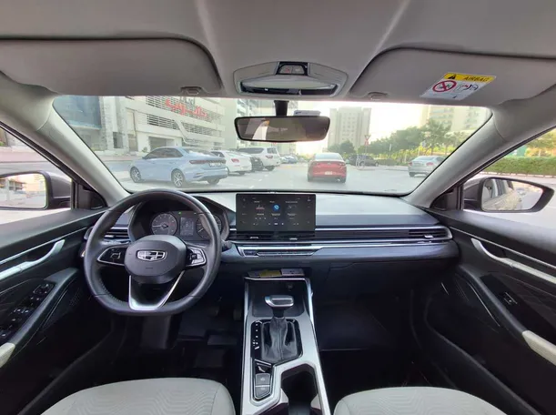 Car image 18