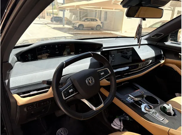 Car image 13