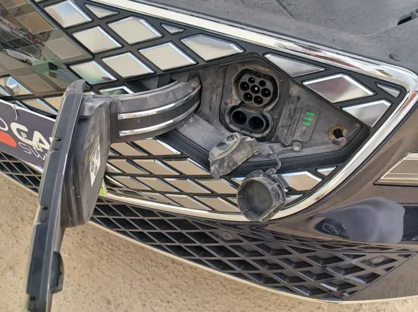 Car image 23
