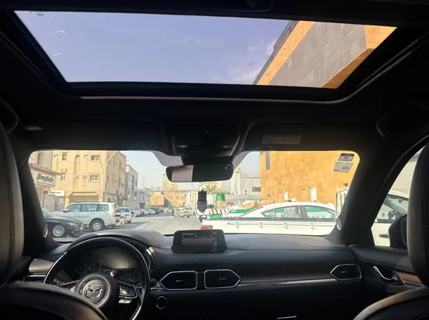 Car image 14