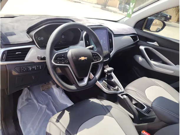 Car image 13