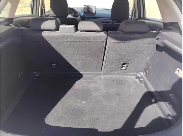 Car image 27