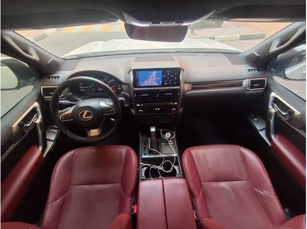 Car image 14