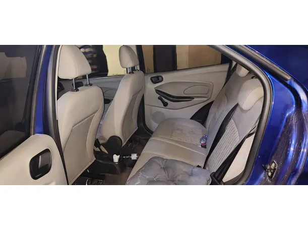 Car image 11