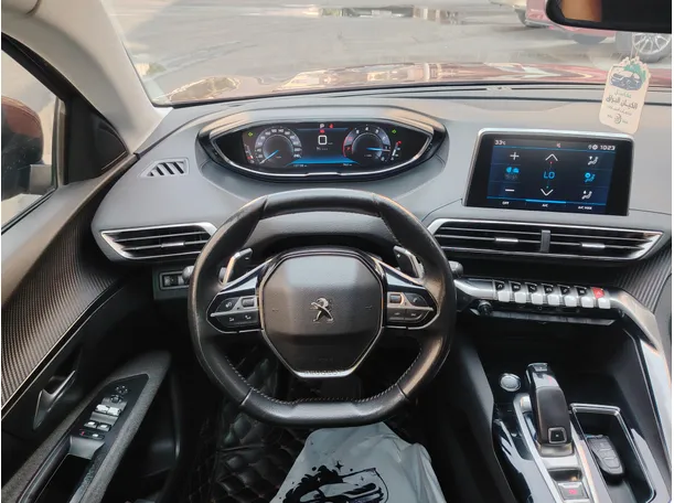 Car image 24