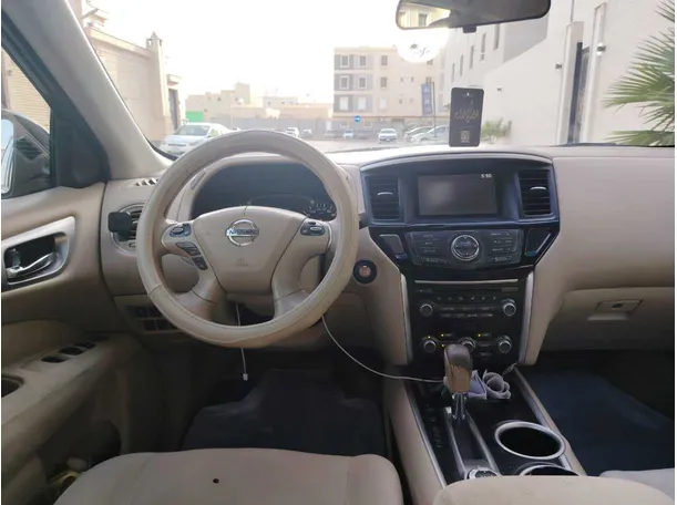 Car image 18