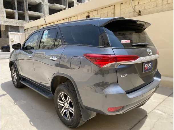 Car image 7