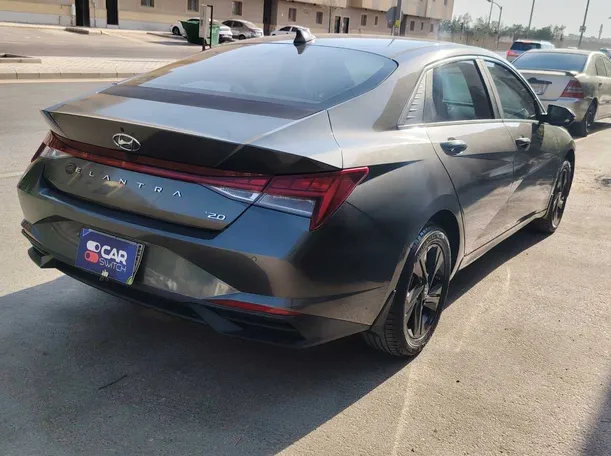 Car image 4