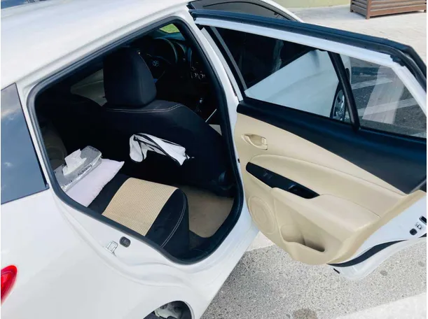 Car image 7