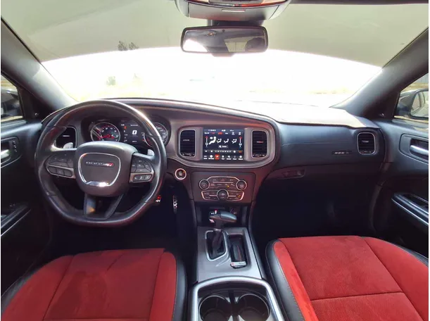 Car image 18