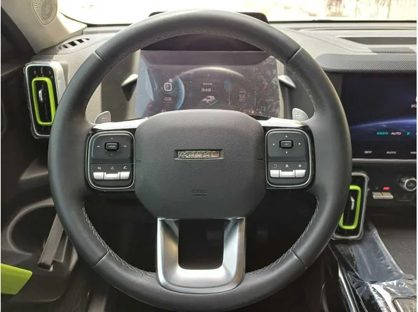 Car image 18