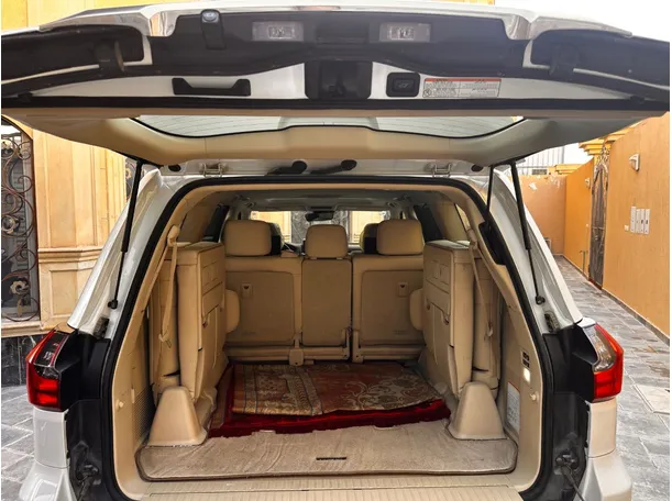 Car image 22