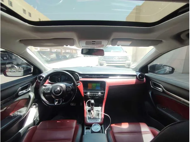 Car image 18