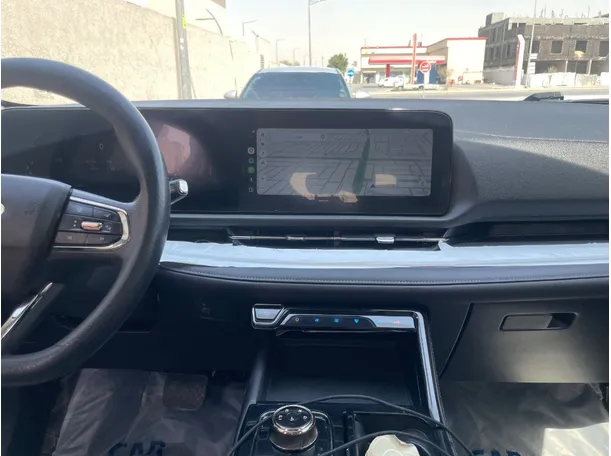 Car image 19