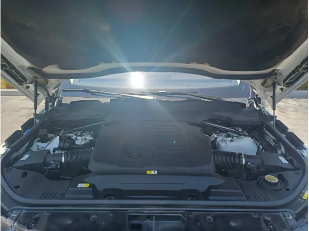 Car image 25