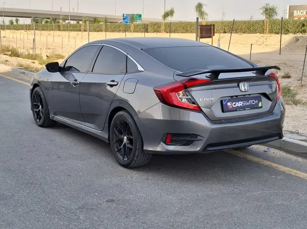Car image 7