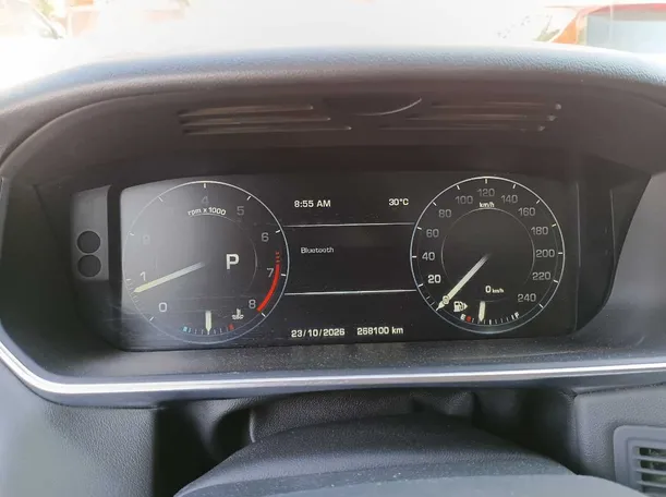 Car image 18