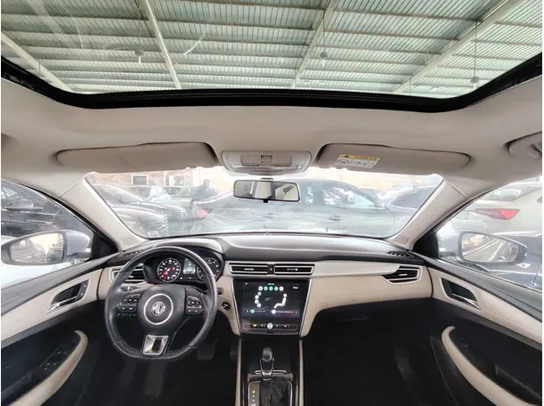 Car image 24