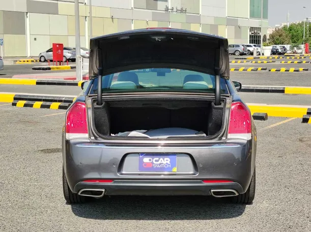 Car image 28
