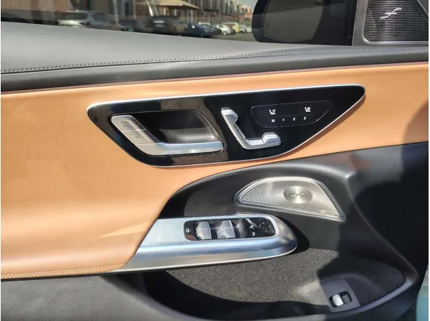 Car image 39