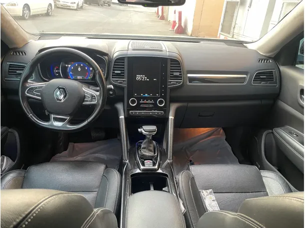 Car image 18