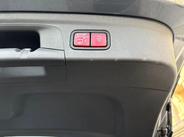 Car image 29