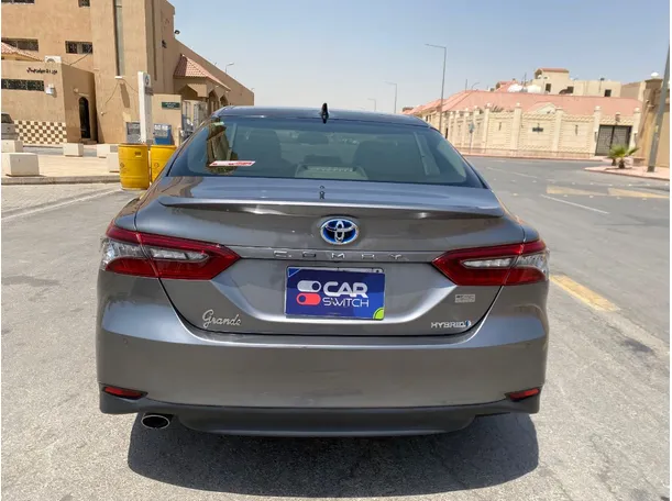 Car image 6