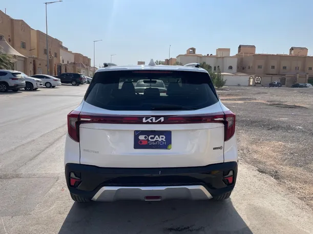 Car image 6