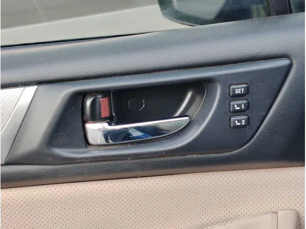 Car image 32