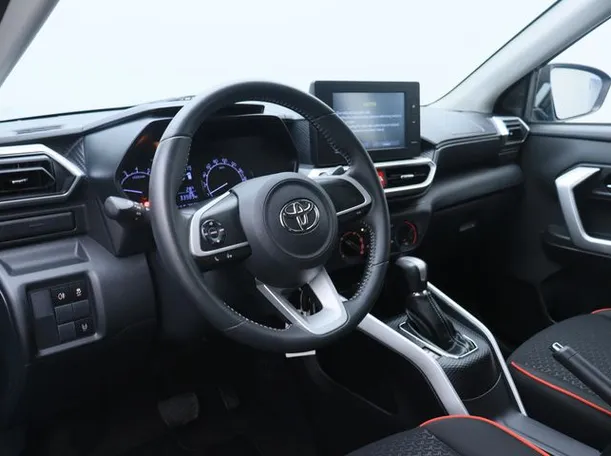 Car image 4