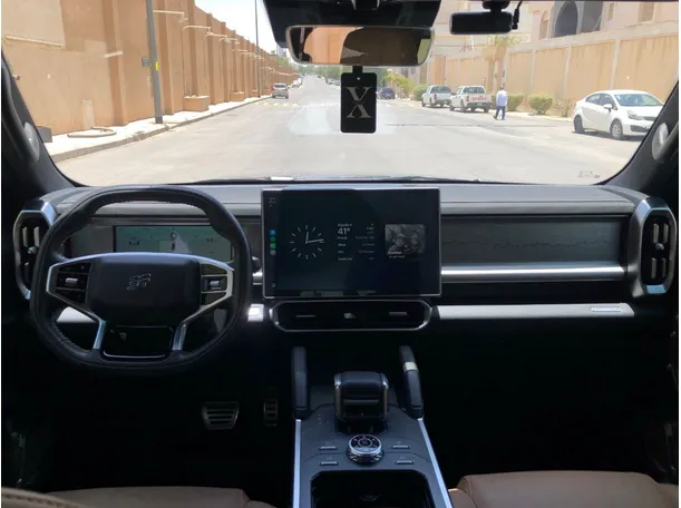 Car image 15